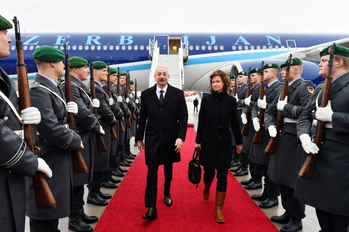 Президент Ильхам Алиев отправился с рабочим визитом в Германию - ФОТО