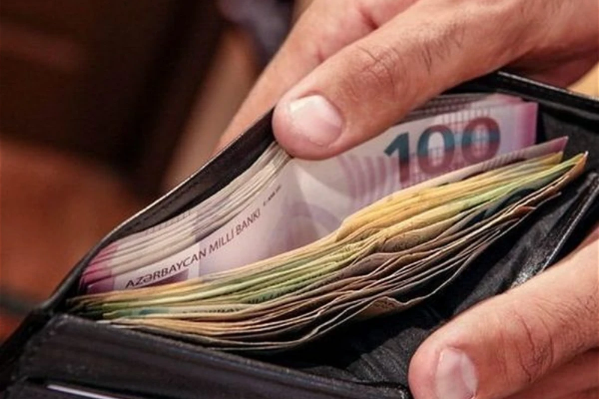 Среднемесячная заработная плата в Азербайджане выросла на 12%