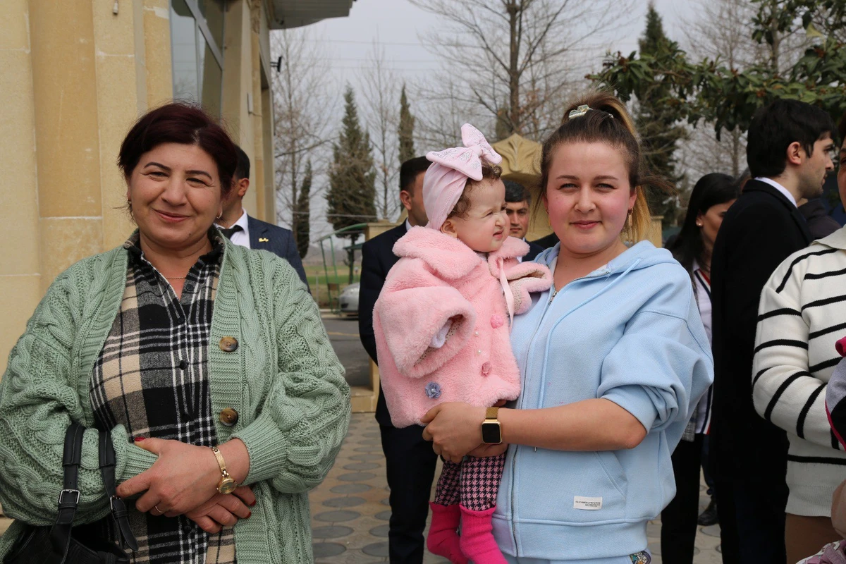 Talış kəndinə 20 ailə köçürüldü - FOTO