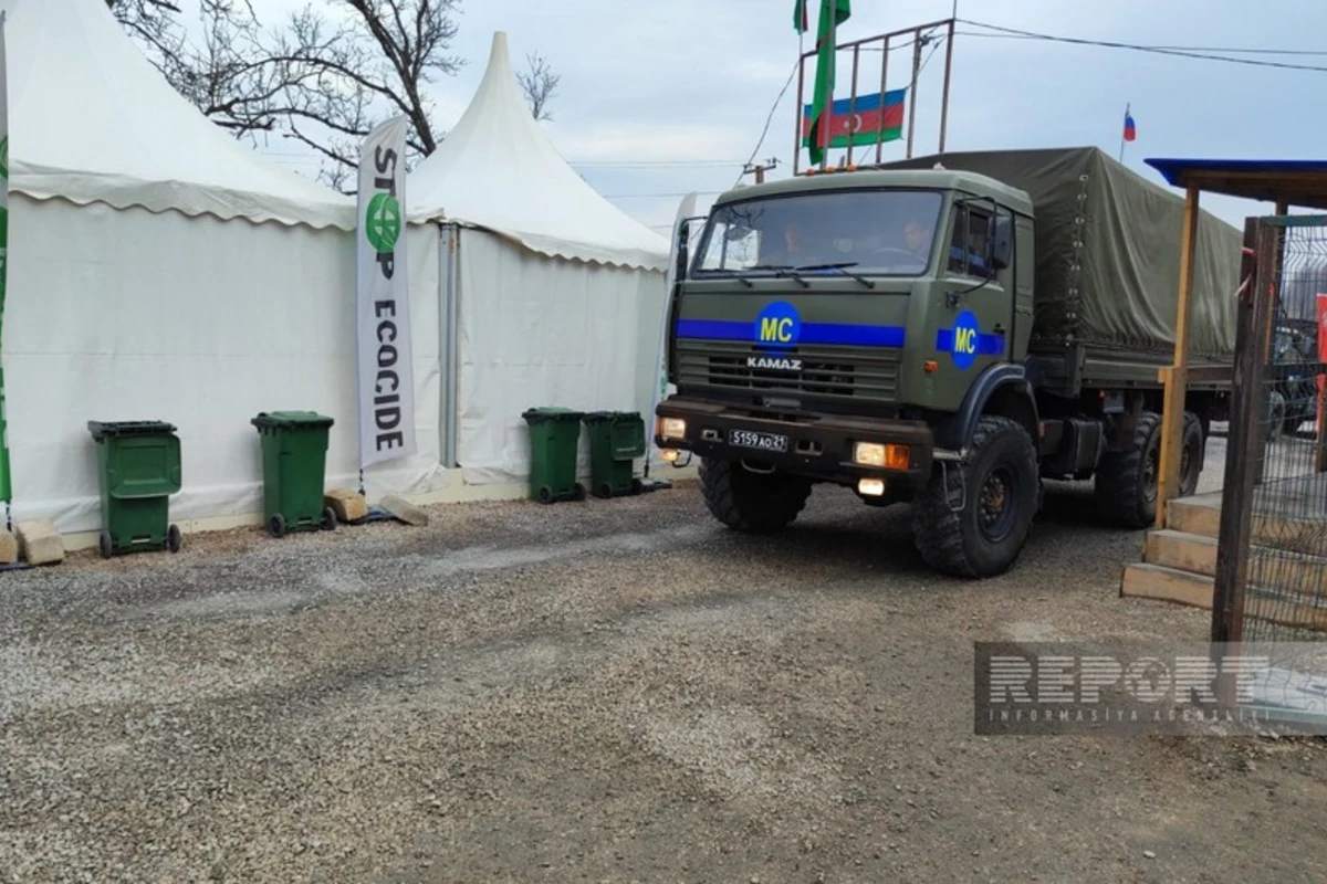 По дороге Ханкенди-Лачын беспрепятственно проехал 61 автомобиль российских миротворцев - ОБНОВЛЕНО + ФОТО