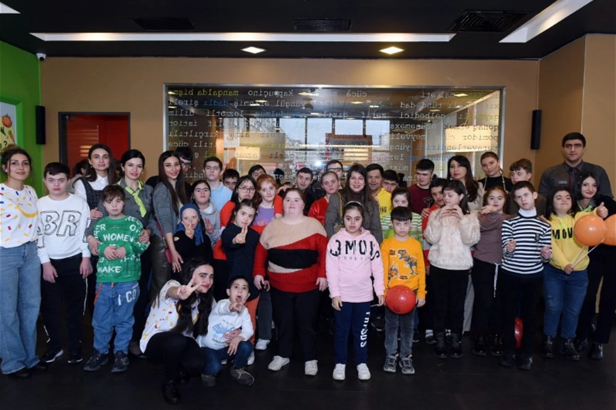 “Günəşli ürəklər”: “McDonald’s Azərbaycan” daun sindromlu uşaqlar üçün xeyriyyə layihəsinə start verir - FOTO