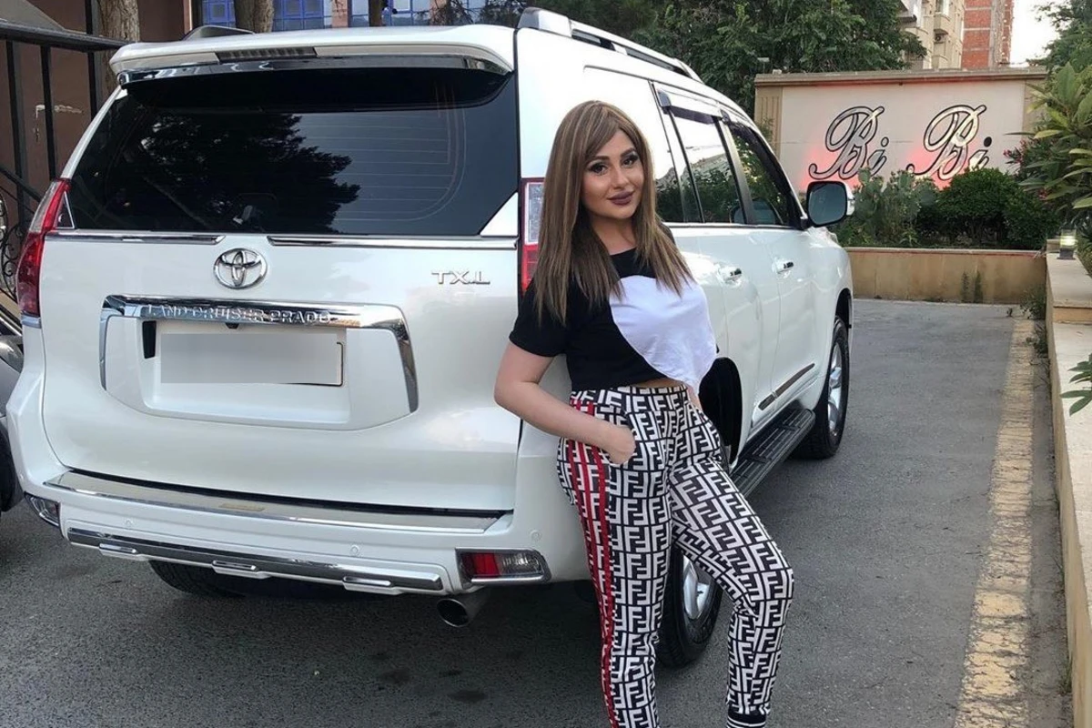 Bakıda piyadanı vurub qaçan tanınmış blogerə hökm oxundu