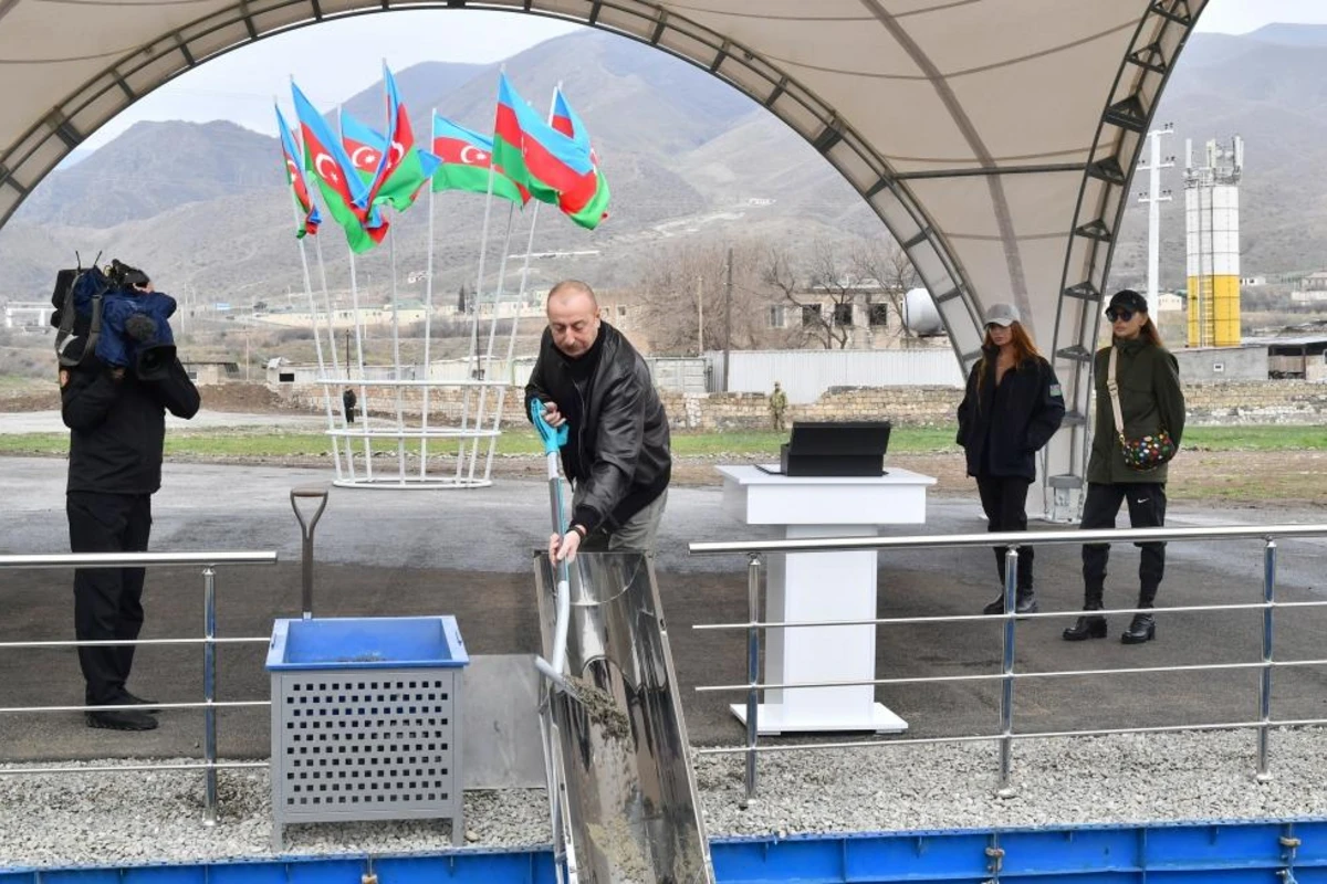 İlham Əliyev Suqovuşanda yaşayış məhəlləsinin təməlini qoyub - FOTO - YENİLƏNİB