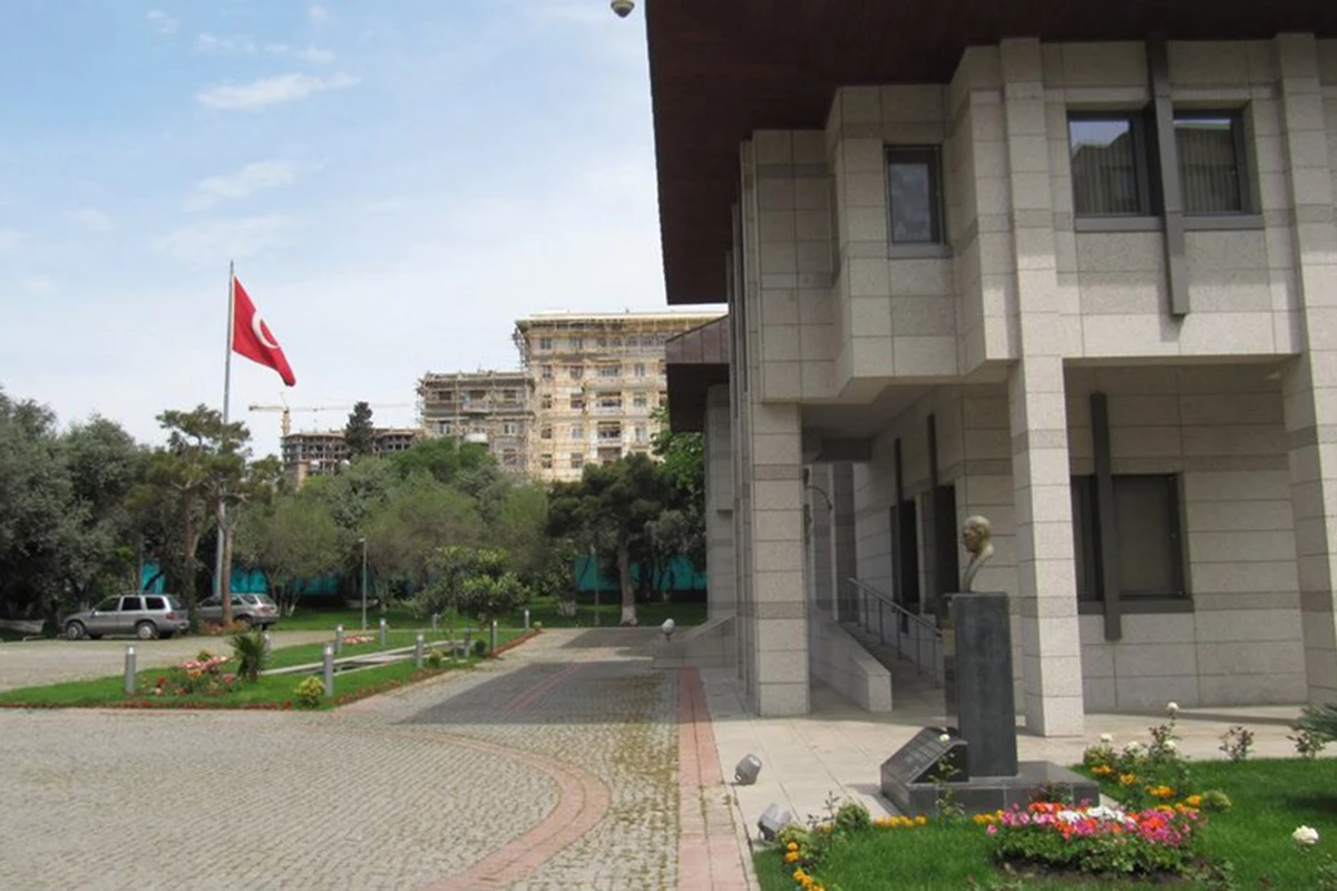 Seçkilərlə əlaqədar Türkiyənin Azərbaycandakı səfirliyinin iş qrafikində dəyişiklik - FOTO