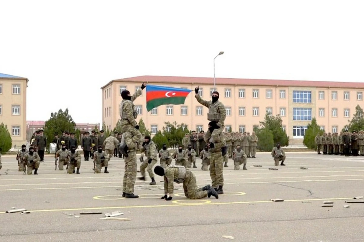 Naxçıvanda gənc əsgərlər xidmət yerlərinə yola salınıblar - FOTO