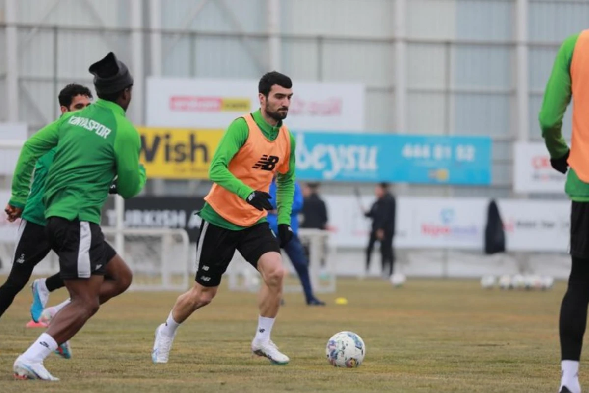 “Konyaspor” Mahir Emreliyə görə cərimə ödəyəcək