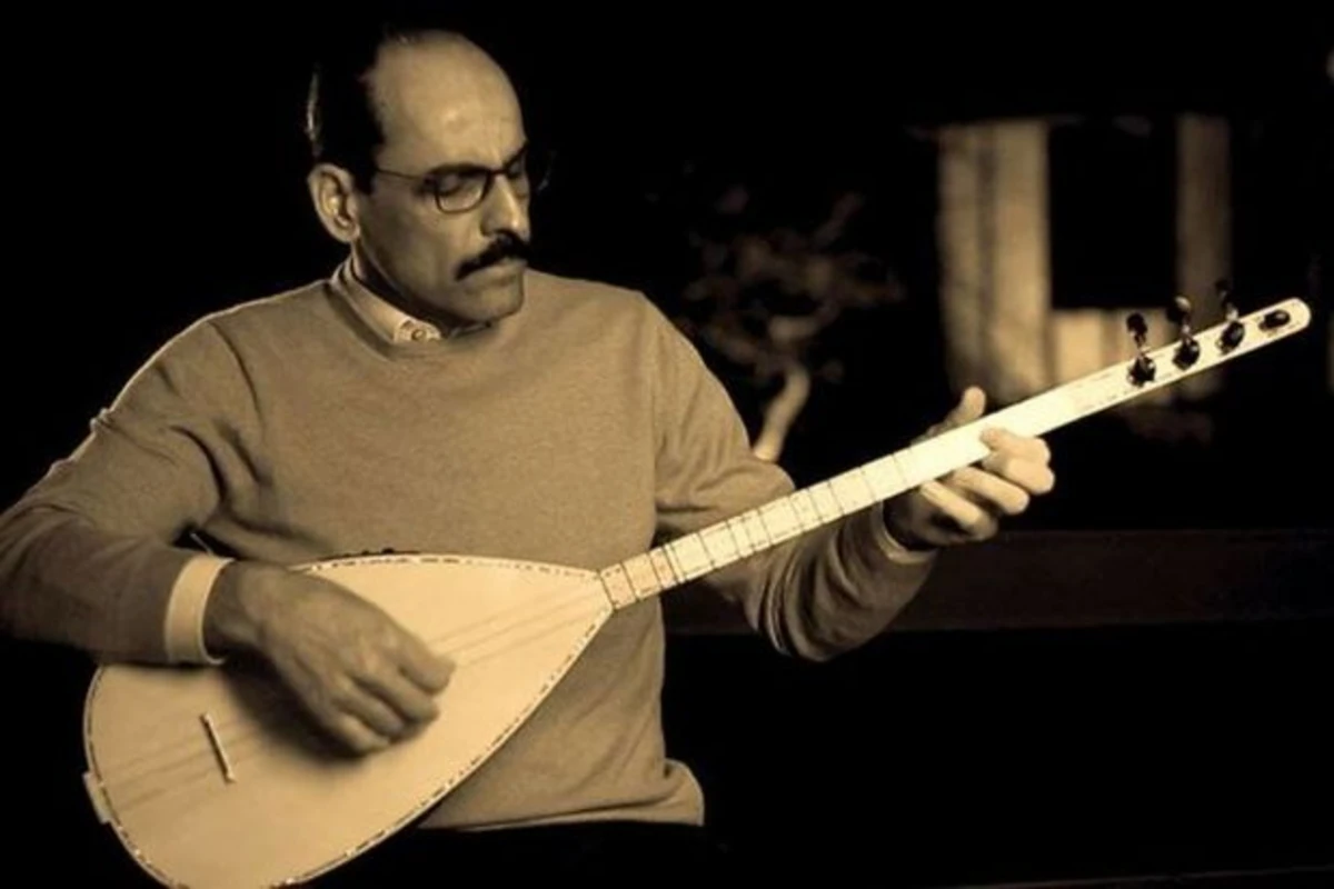 Ərdoğanın sözçüsü saz çalıb türkü oxudu – VİDEO
