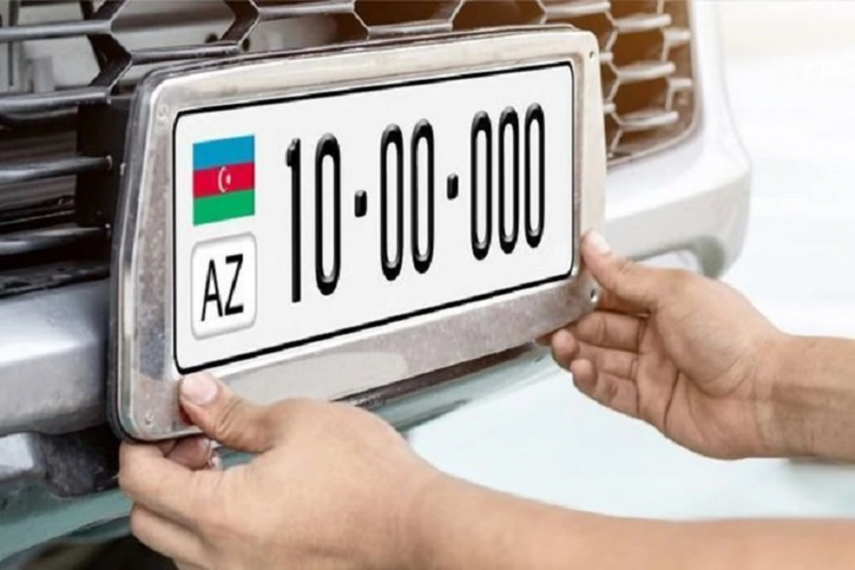 В Баку задержан вымогавший деньги за возвращение похищенного номера автомобиля