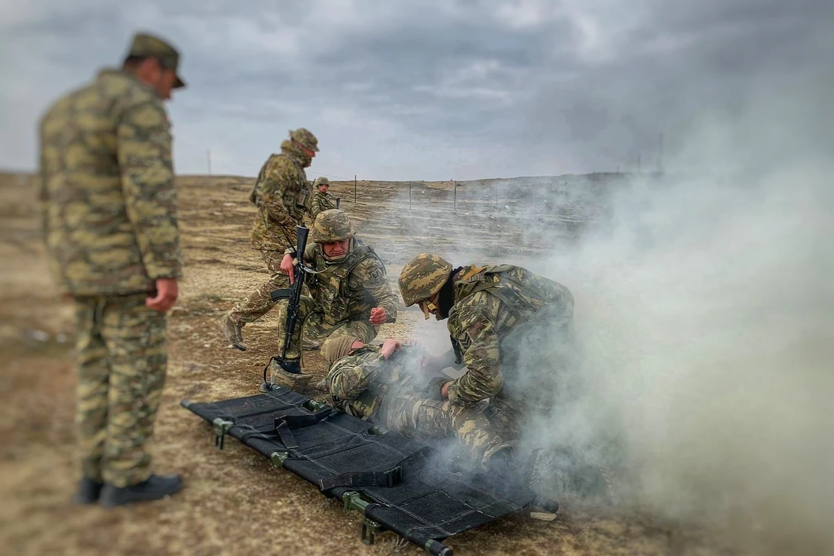 Великобритания провела учения для военнослужащих армии Азербайджана - ФОТО