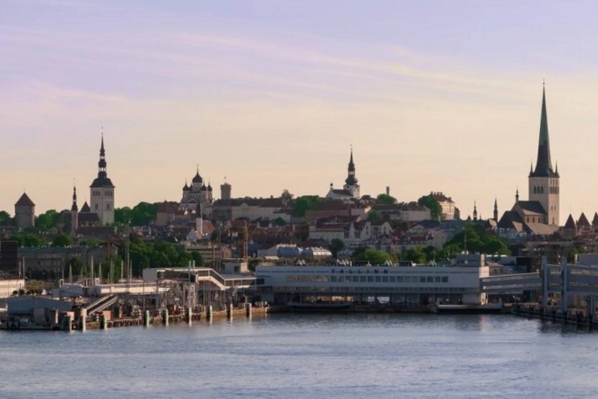 Estoniya rusiyalı diplomata beş gün vaxt verib