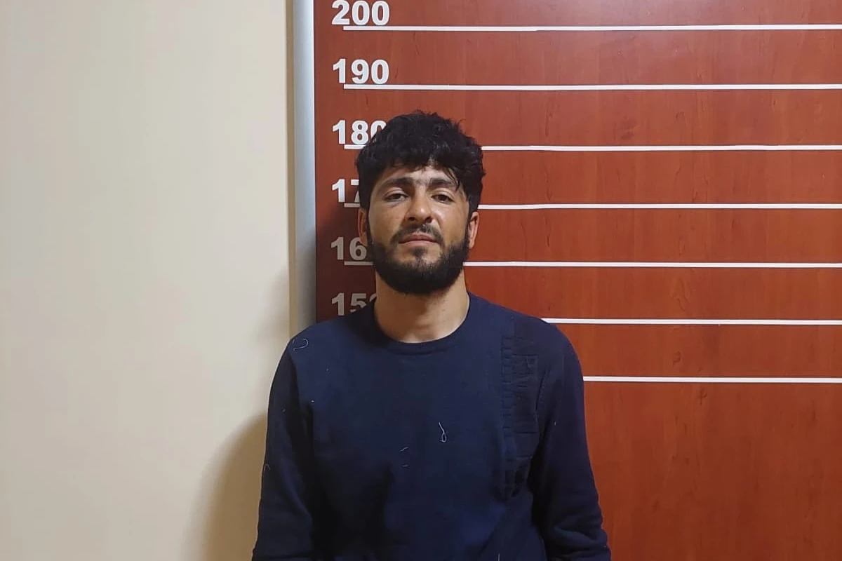 Sosial şəbəkələrdə cinayətkarlığı təbliğ edən videolar paylaşan şəxs saxlanıldı - FOTO