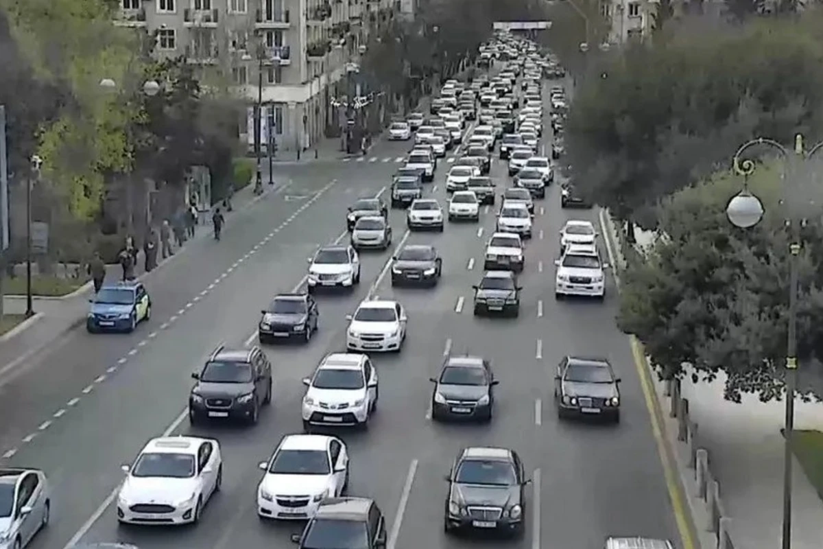 Bakının bir sıra yollarında sıxlıq yaranıb - SİYAHI