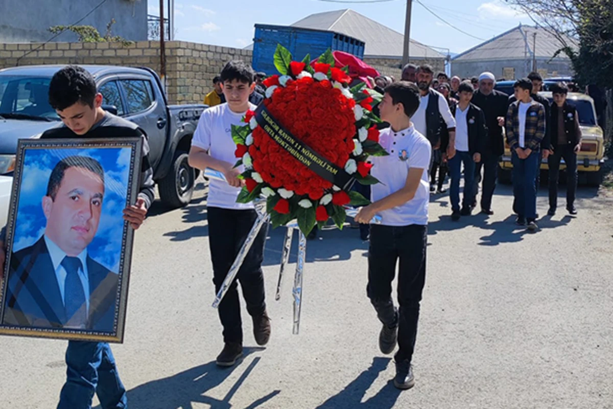 Faciəvi şəkildə ölən müəllimi şagirdləri yola saldı... - FOTO