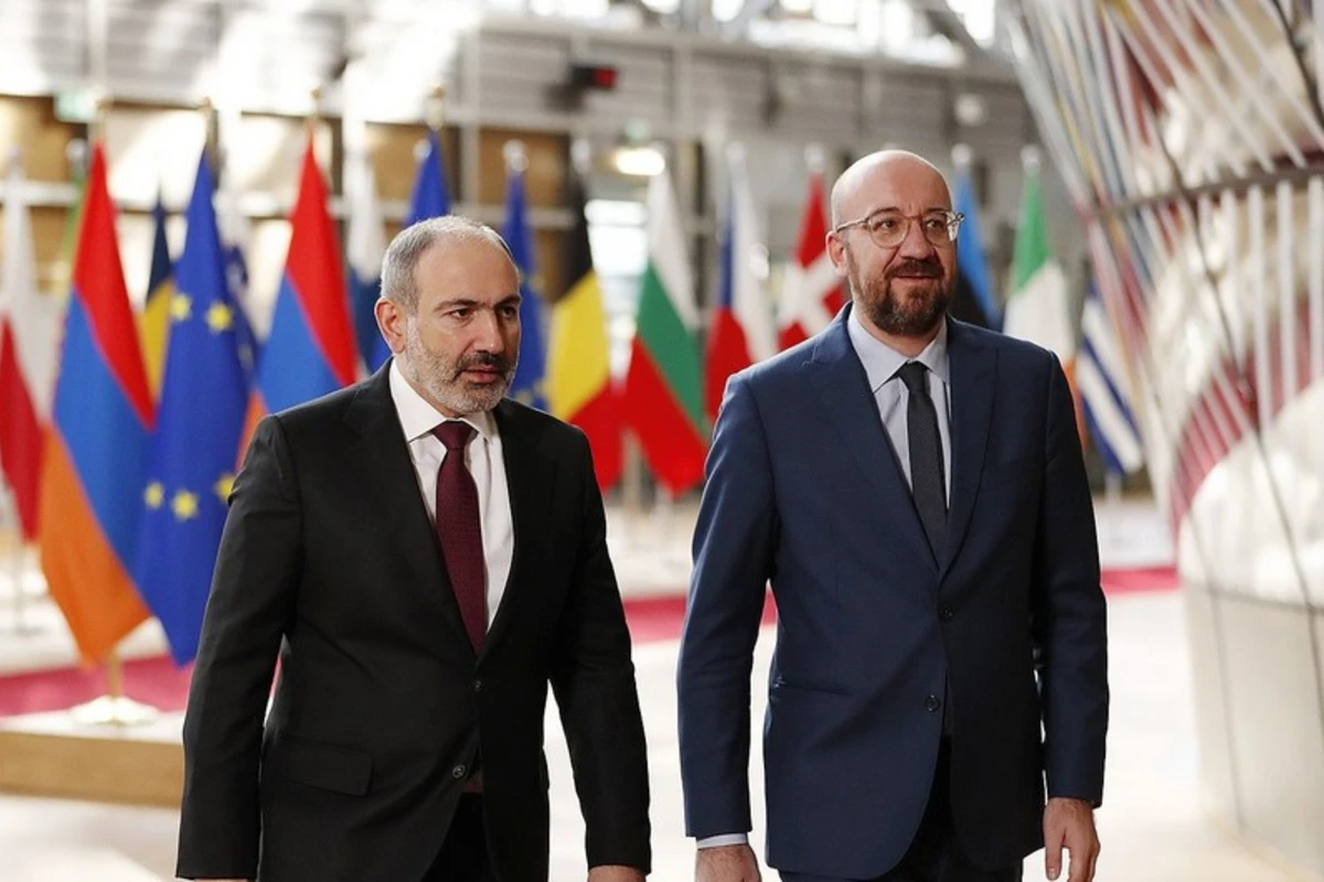 Пашинян и Шарль Мишель провели телефонный разговор