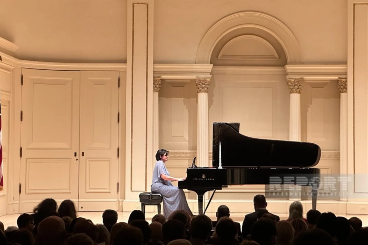 Nyu-Yorkda Azərbaycanın Əməkdar artistinin solo konserti keçirilib