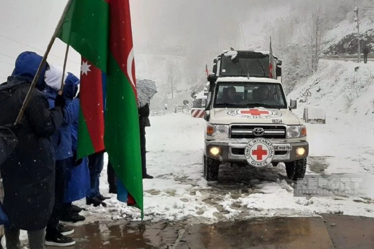 Xankəndi-Laçın yolunda BQXK-nin avtomobilləri maneəsiz hərəkət ediblər - FOTO