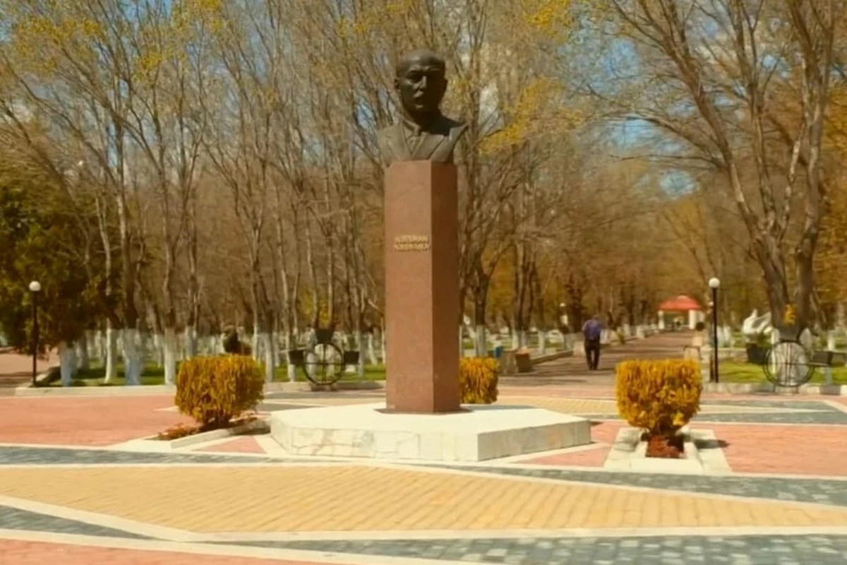 Naxçıvan Şəhər İcra Hakimiyyəti: Nəriman Nərimanovun abidəsi sökülməyib
