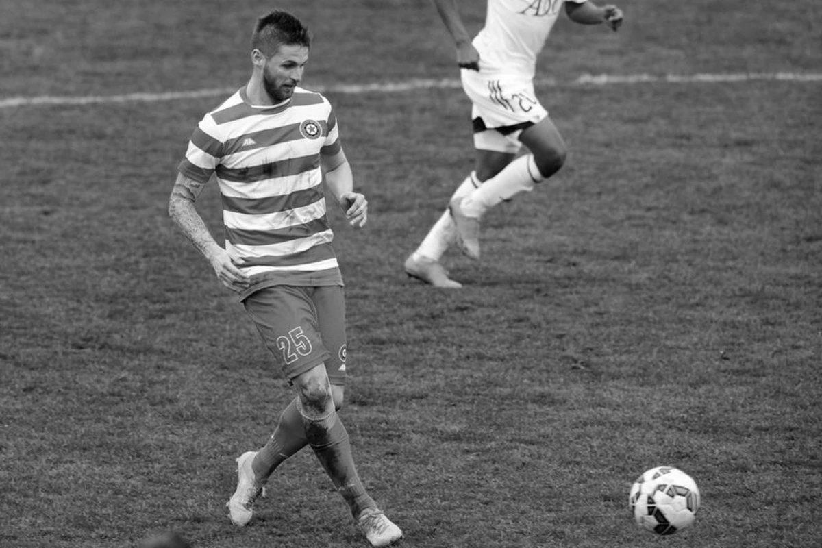 Azərbaycanda oynamış futbolçu 39 yaşında öldü - FOTO