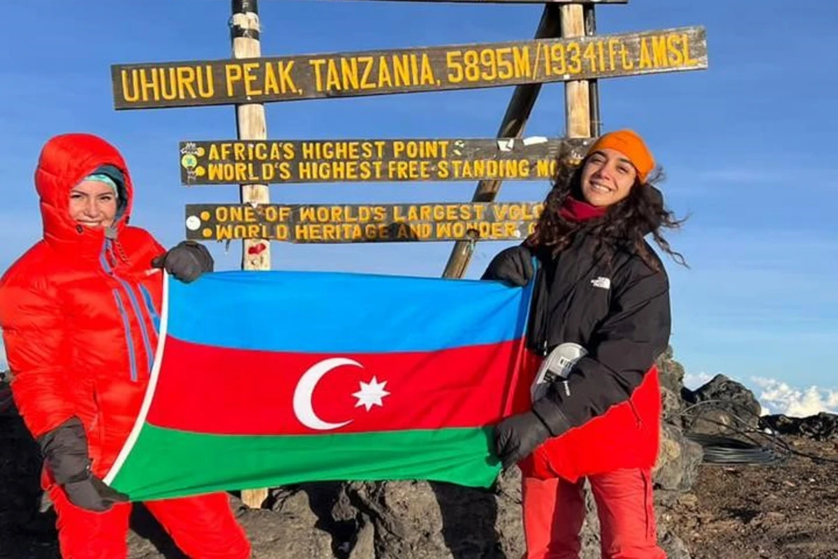 FHN-in əməkdaşı Afrika qitəsinin ən hündür nöqtəsinə yürüş edib - FOTO
