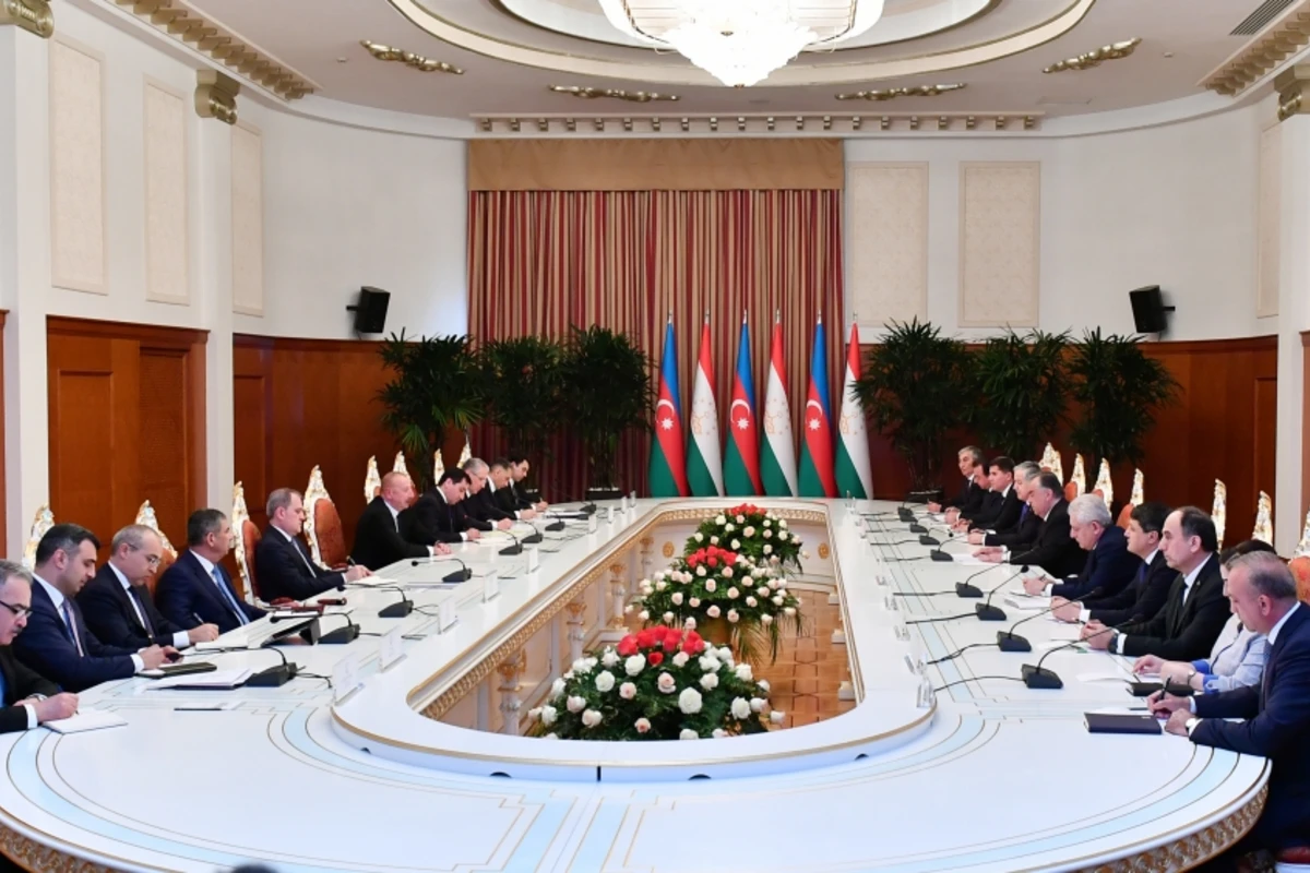 Состоялась встреча президентов Азербайджана и Таджикистана в расширенном составе - ОБНОВЛЕНО + ФОТО