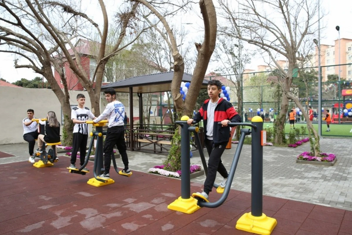Bakıda Bizim həyət layihəsi çərçivəsində yeni həyət istifadəyə verildi - FOTO