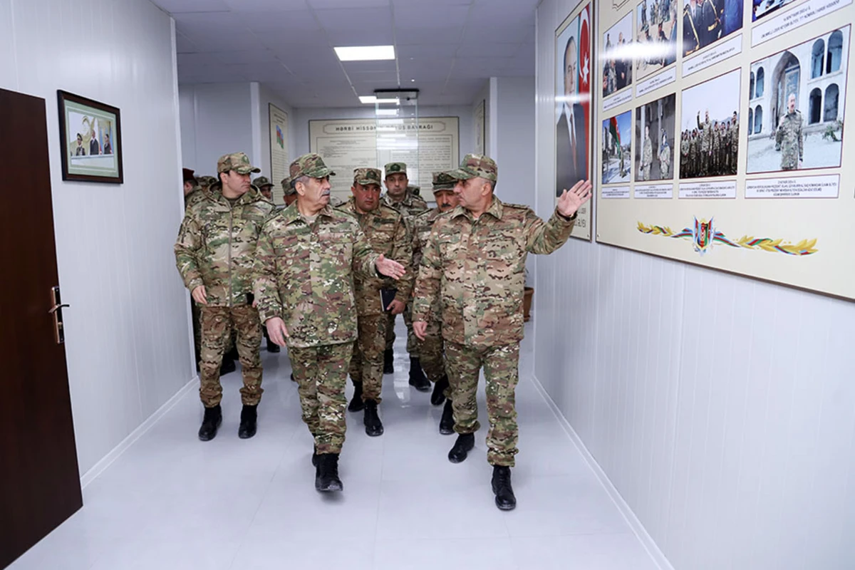 Müdafiə naziri yeni istifadəyə verilən hərbi hissədə yaradılan şəraitlə tanış olub - FOTO/VİDEO
