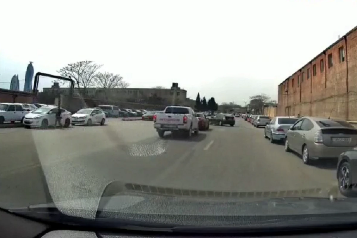 Bakıda “Prius” sürücüsü qəzaya səbəb oldu - VİDEO