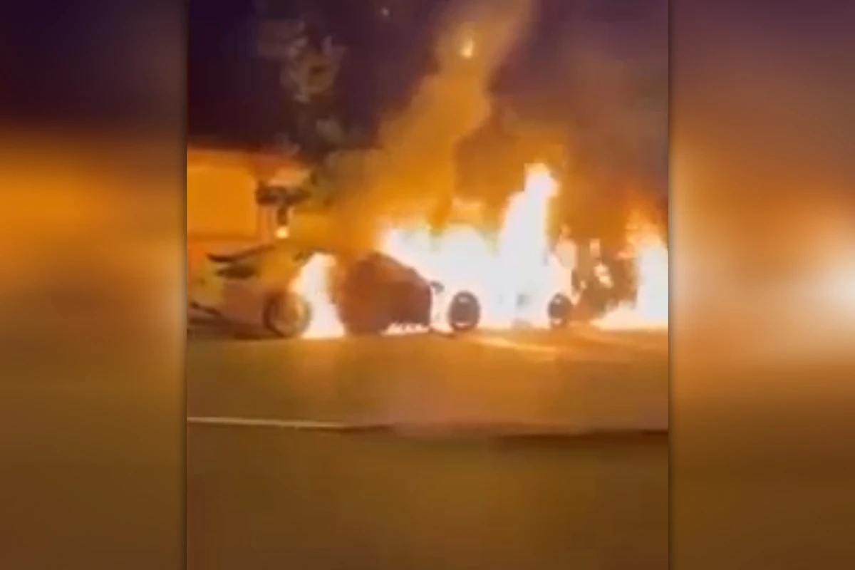 BMW və “Porsche”ni atasının adına olan küçədə yandırıbmış - VİDEO