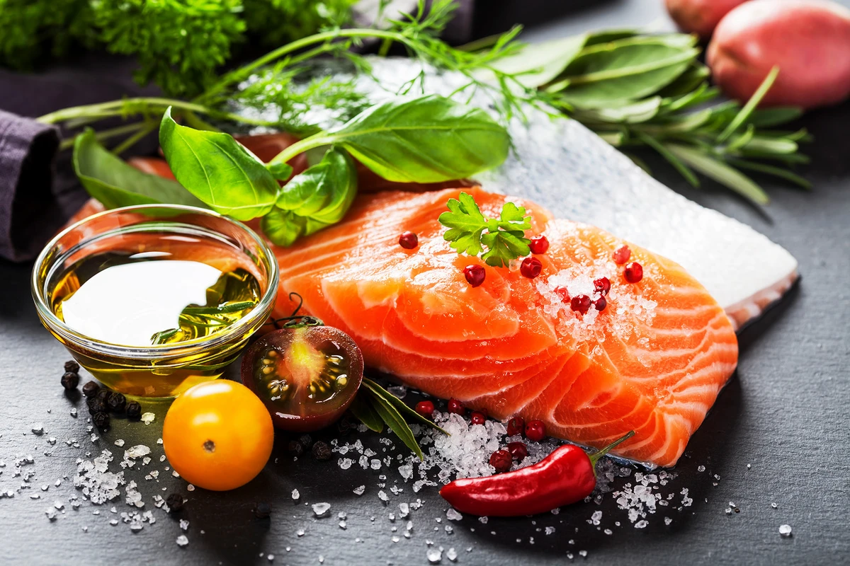 Диетолог рассказала, какие продукты подходят для позднего ужина