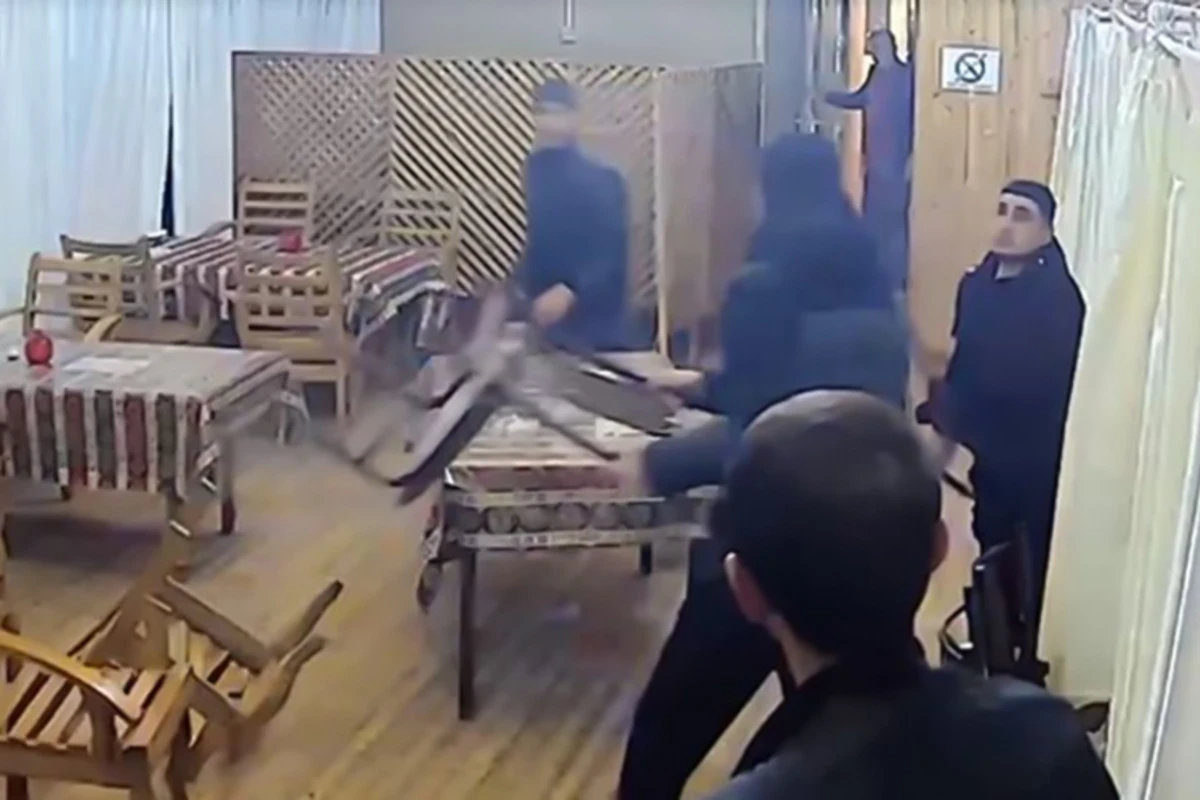 В Билясуварском районе в кафе произошла массовая драка - ВИДЕО