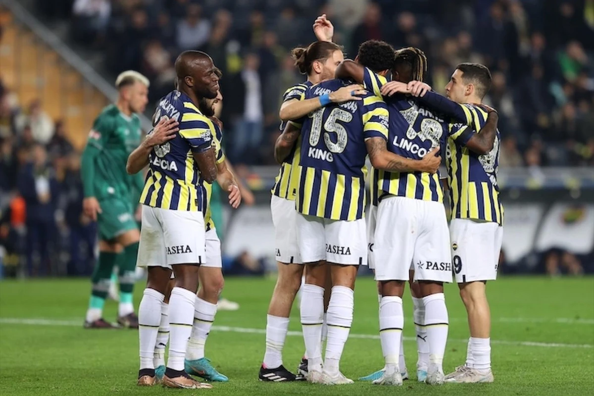 Fənərbağça 14 futbolçu ilə vidalaşır - SİYAHI
