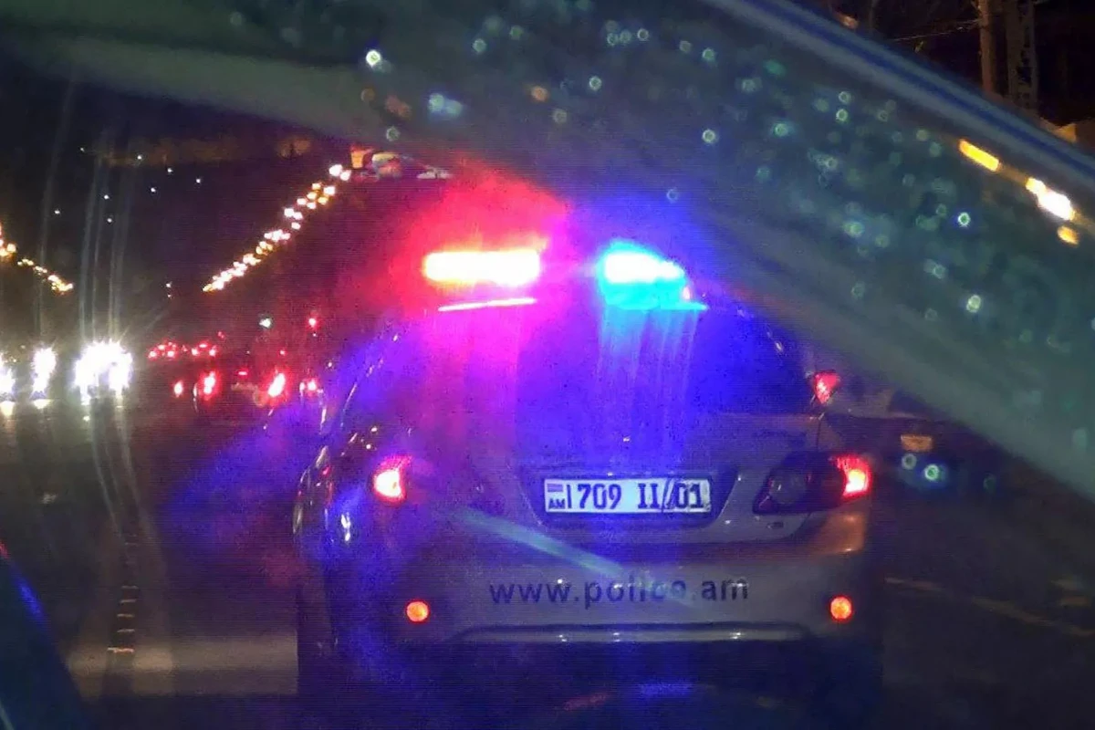 Поджегшего флаг Азербайджана армянского провокатора доставили в полицию