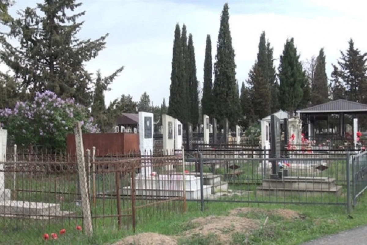 Tovuzda qəbiristanlıqlardan oğurluq olub - FOTO/VİDEO
