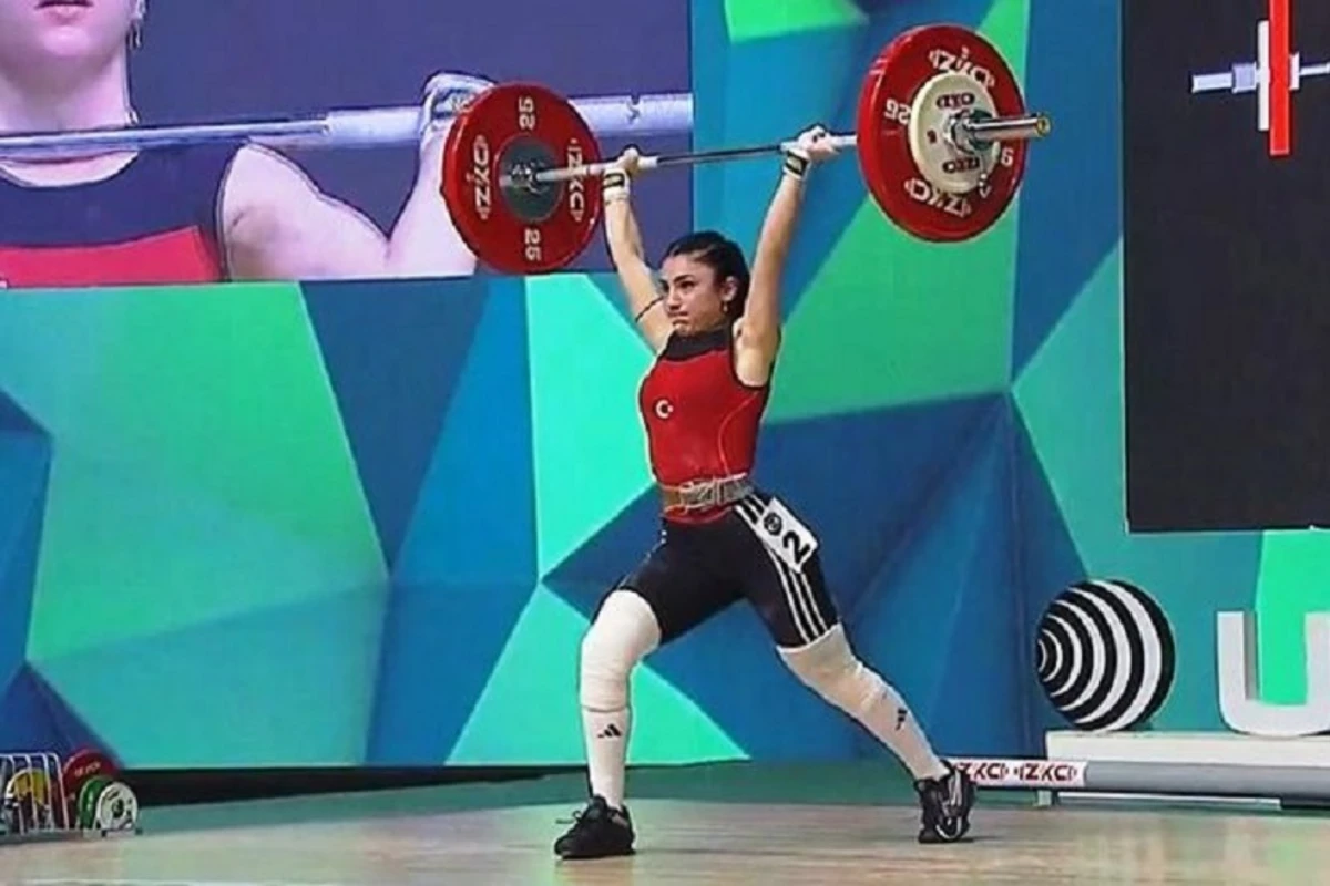 Ermənistanda qızıl medal alan türkiyəli atlet qələbəsini Azərbaycana həsr etdi - VİDEO