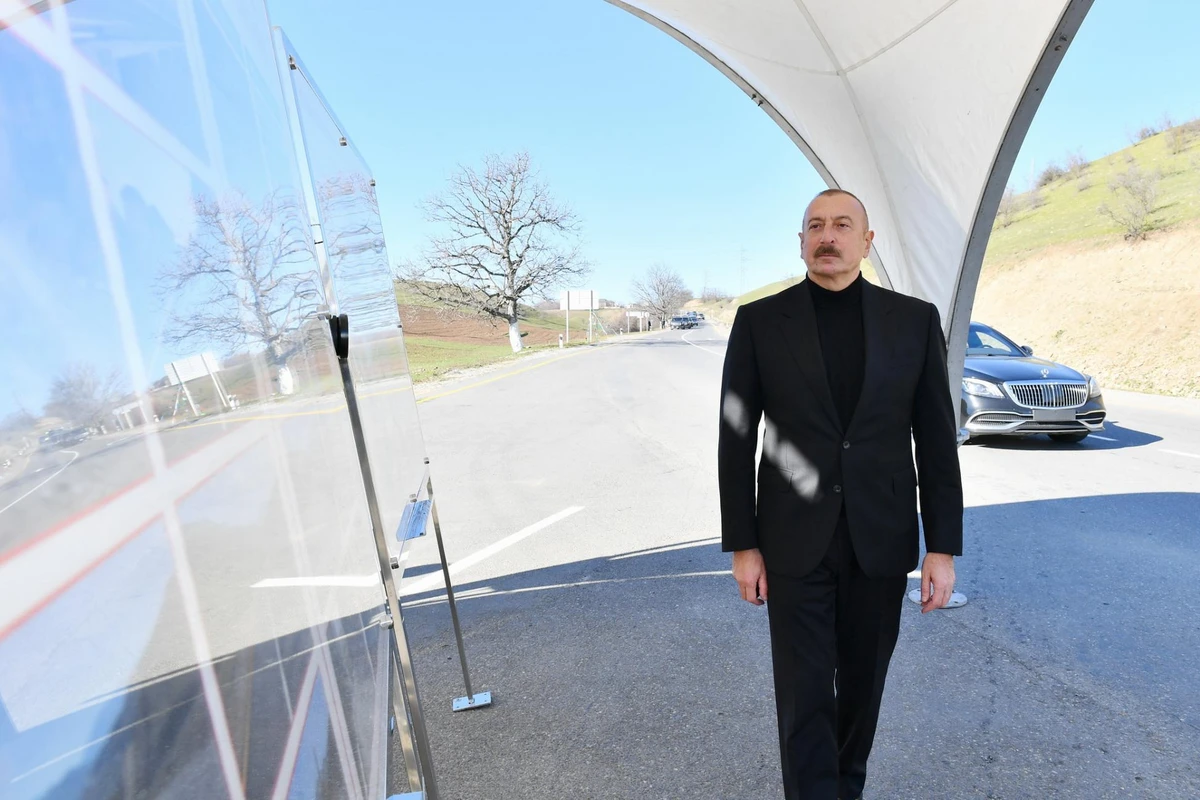 İlham Əliyev Neftçala-Kürkənd-2 nömrəli Mayak avtomobil yolunun açılışında iştirak edib - FOTO - YENİLƏNİB