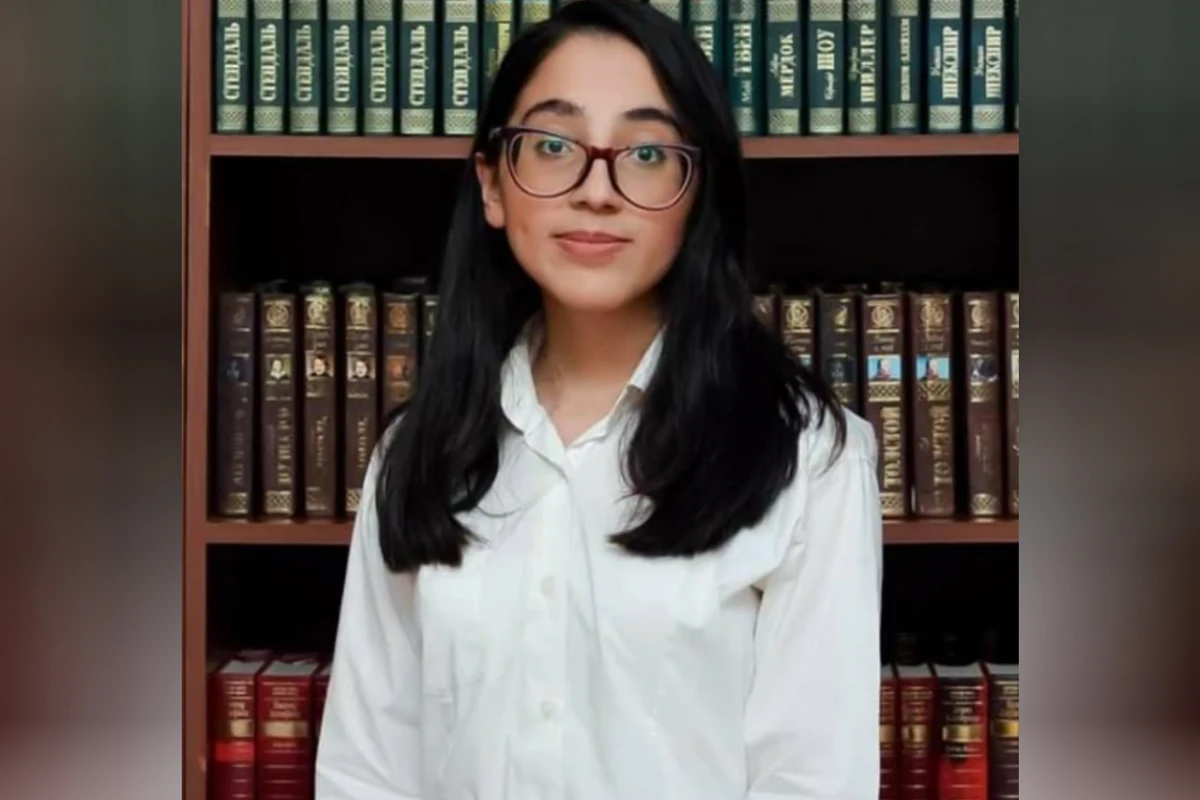 Buraxılış imtahanında yüksək nəticə göstərən Ləman - FOTO
