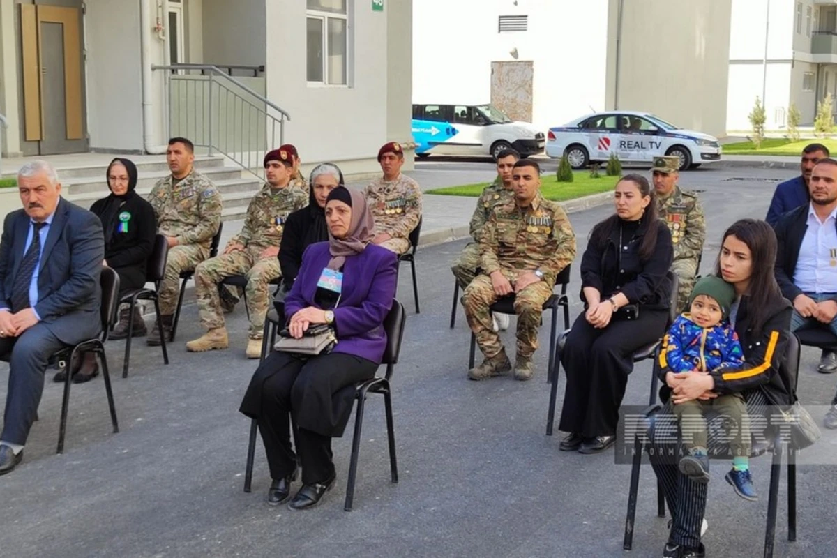 Şəhid ailələri və müharibə əlillərinə daha 100 mənzil və fərdi ev verilib - FOTO