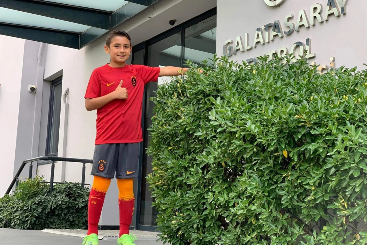 “Qalatasaray”da oynayan azərbaycanlı futbolçudan möhtəşəm qol - VİDEO