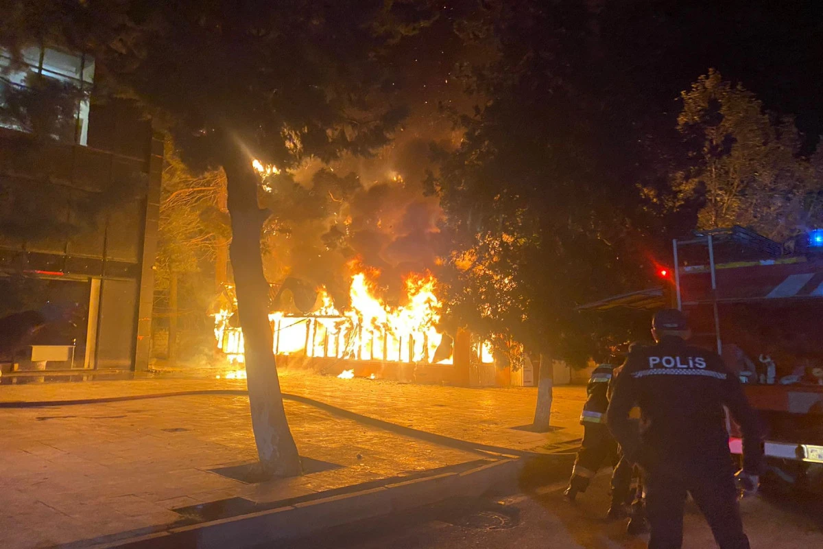 Xaçmazda kafe yanıb - FOTO