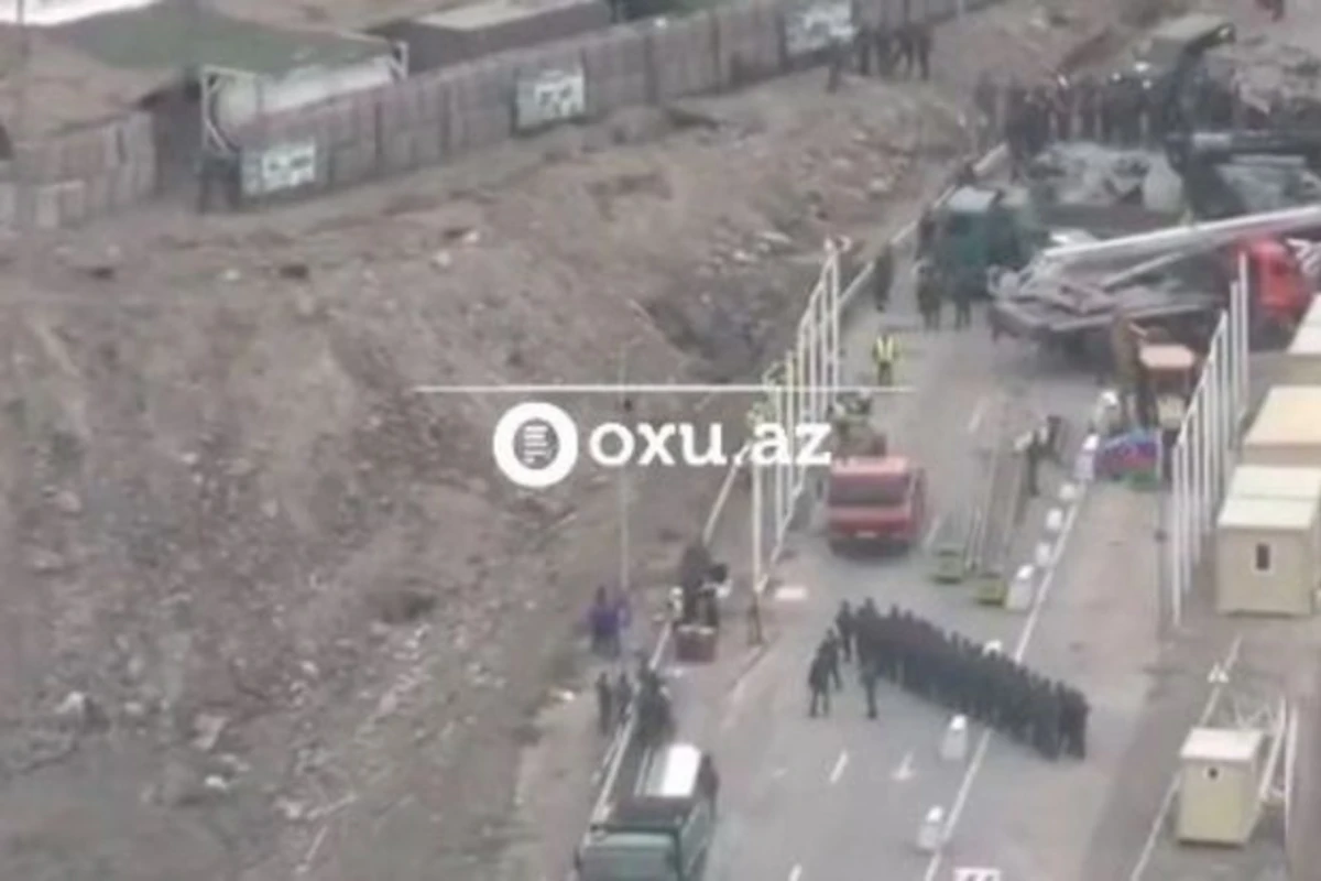 Laçın yolunda quraşdırılmış sərhəd-buraxılış məntəqəsindən yeni görüntülər - VİDEO Laçın yolunda quraşdırılmış sərhəd-buraxılış məntəqəsindən yeni görüntülər - VİDEO