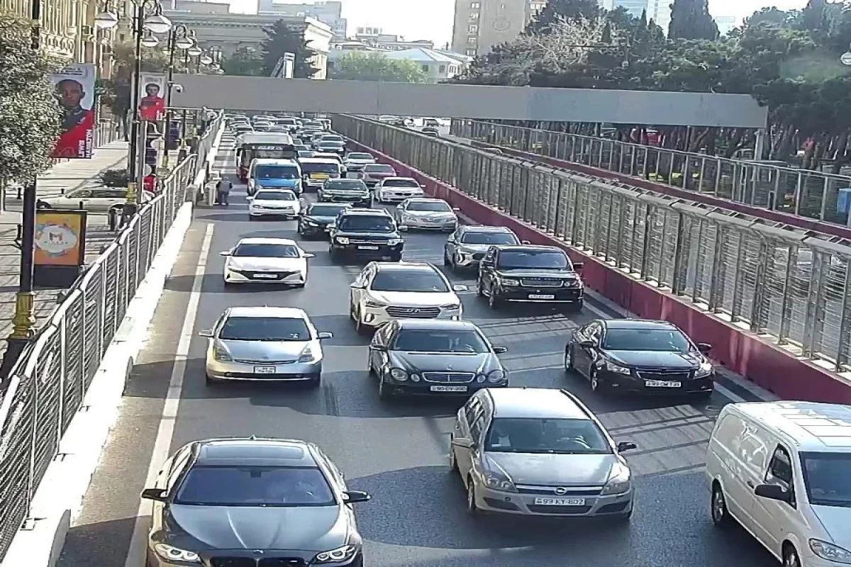 Bakıda sıxlıq müşahidə edilən yollar - SİYAHI