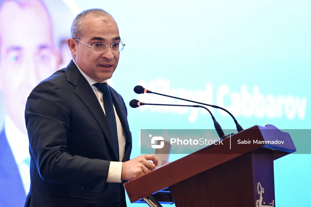 Mikayıl Cabbarov sahibkarları təbrik edib - FOTO