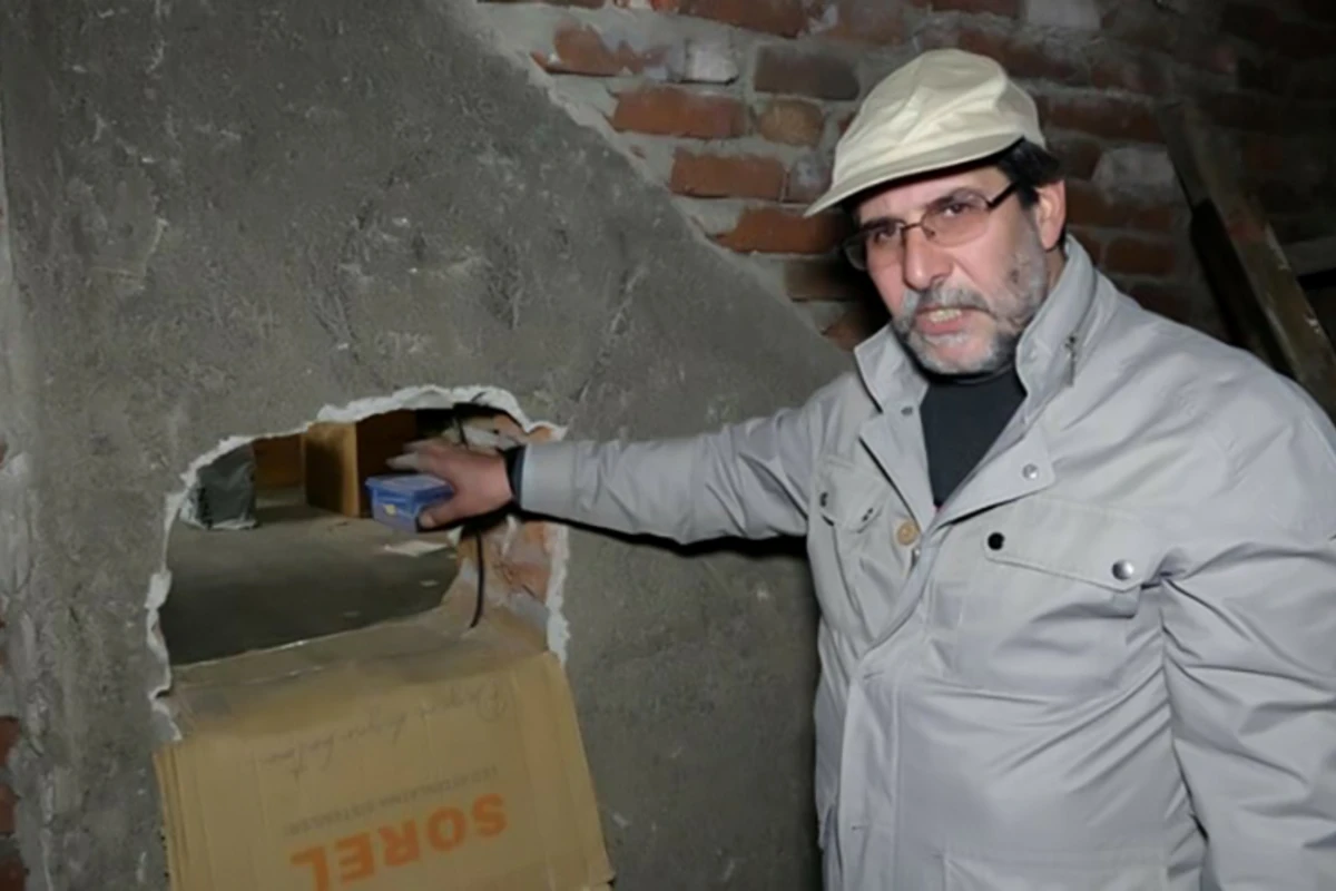 Zərgərlik dükanının divarını dəlib 23 kiloqram qızıl oğurladılar - FOTO