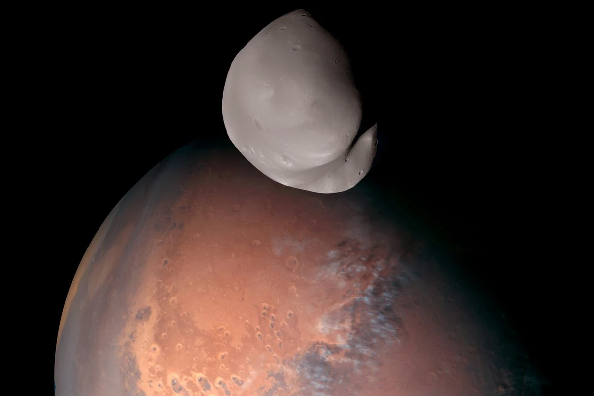 Mars planetinin peykinin indiyə qədərki ən aydın görüntüləri - FOTO