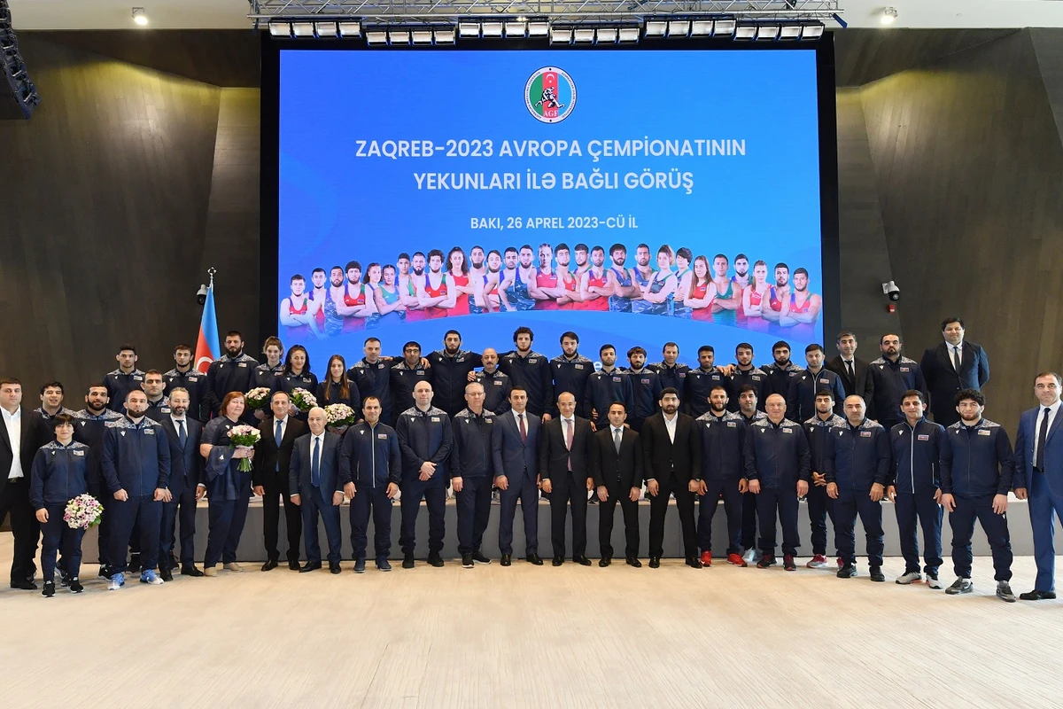 Mikayıl Cabbarov Prezident İlham Əliyevin təbriklərini güləşçilərə çatdırıb - FOTO