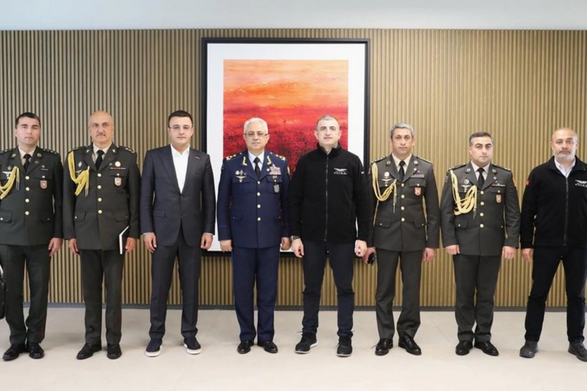 Azərbaycanın müdafiə nazirinin müavinləri Türkiyəyə gediblər - FOTO