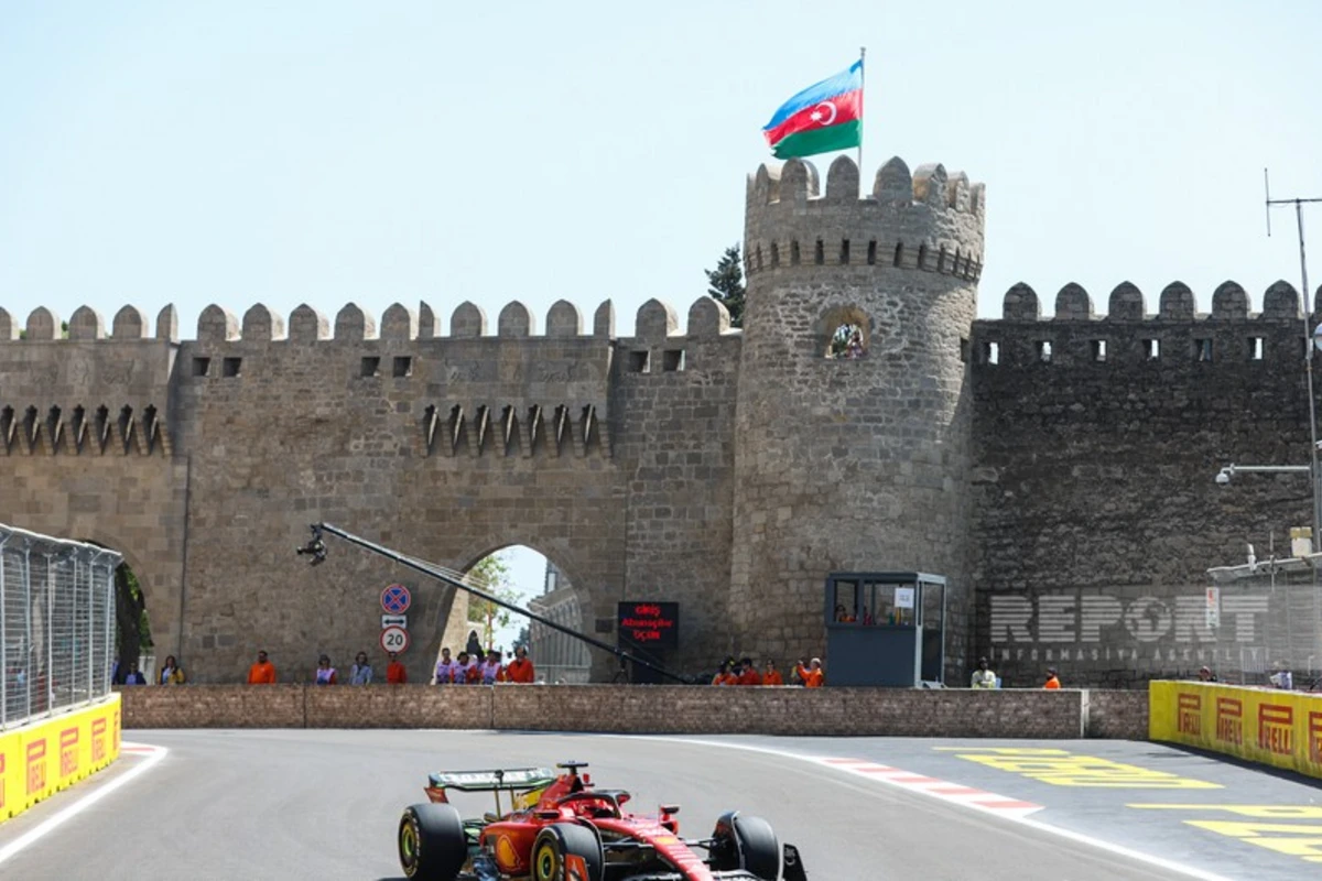 Формула-1: Леклер выиграл квалификацию в Баку, завоевав третий подряд поул - ОБНОВЛЕНО