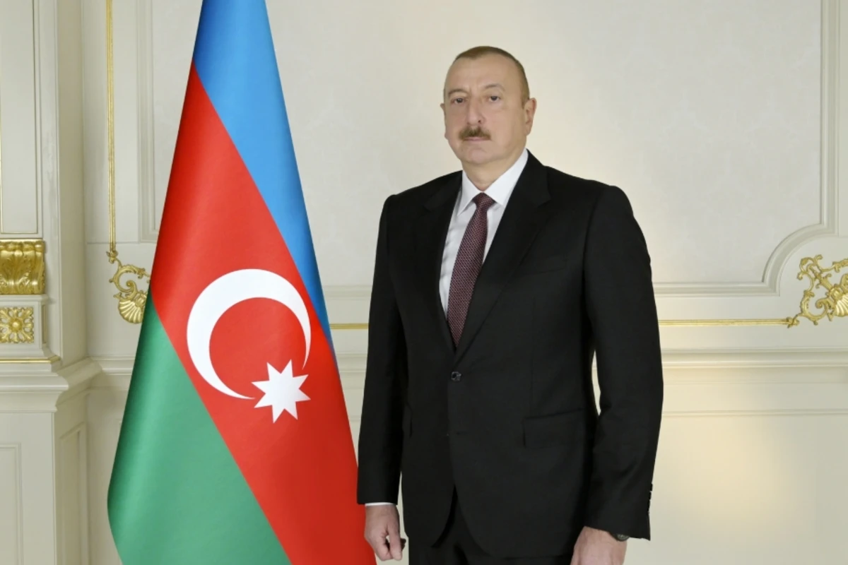 Президент: Как сказал мой отец: Одна нация, два государства, хочу добавить, один кулак!