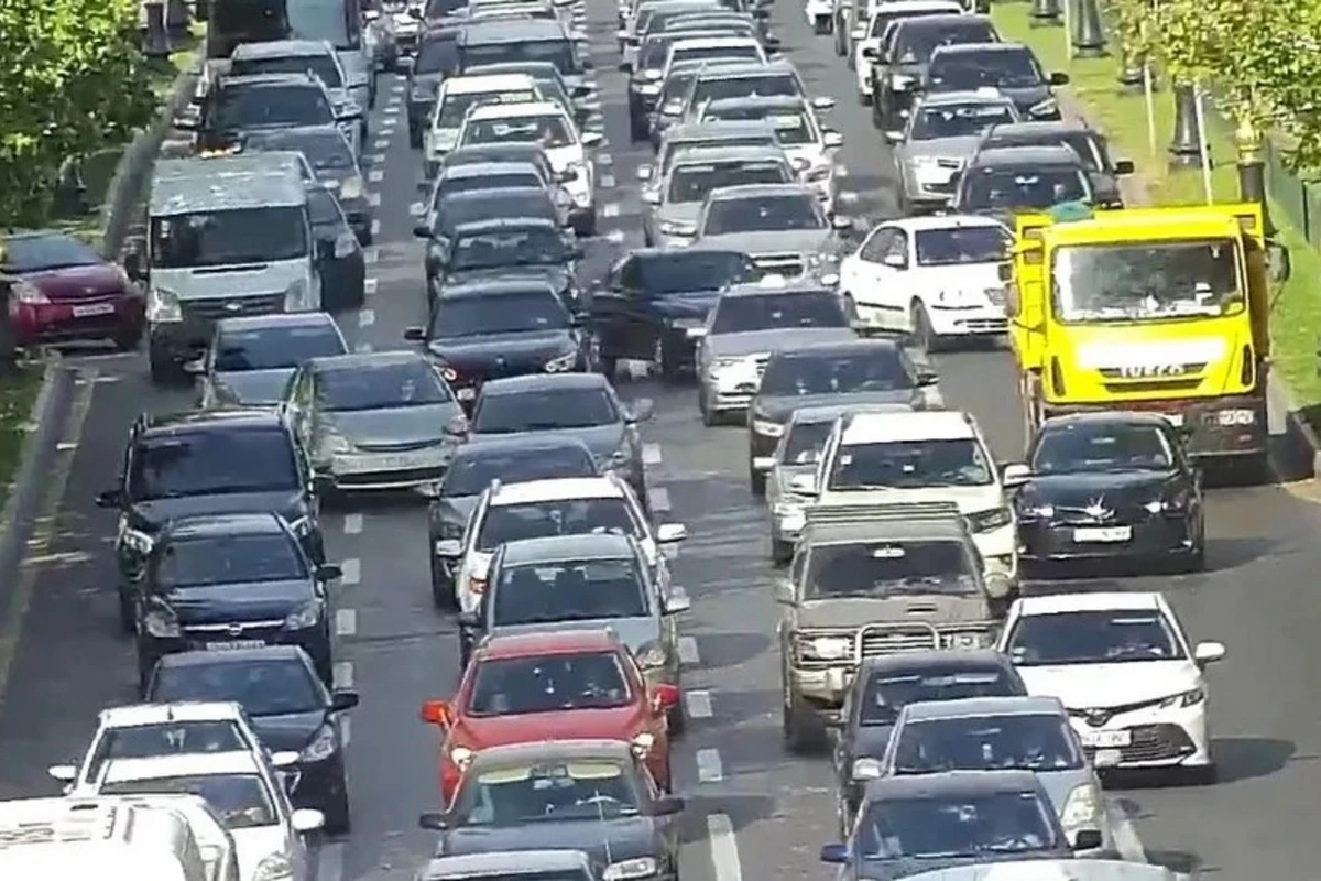 Bakıda bu yollarda sıxlıq müşahidə edilir - SİYAHI