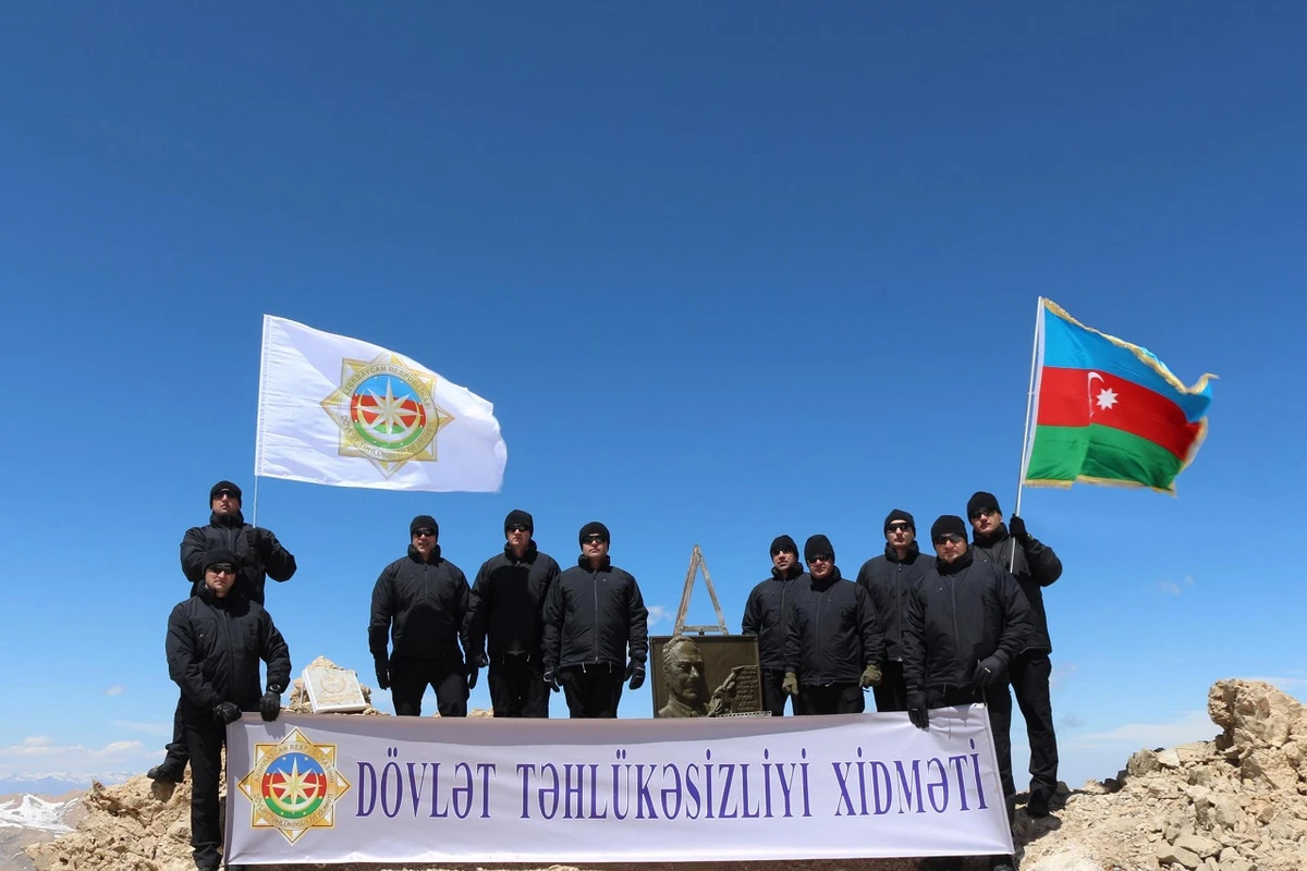 DTX əməkdaşları “Heydər zirvəsi”nə yürüş təşkil ediblər - FOTO